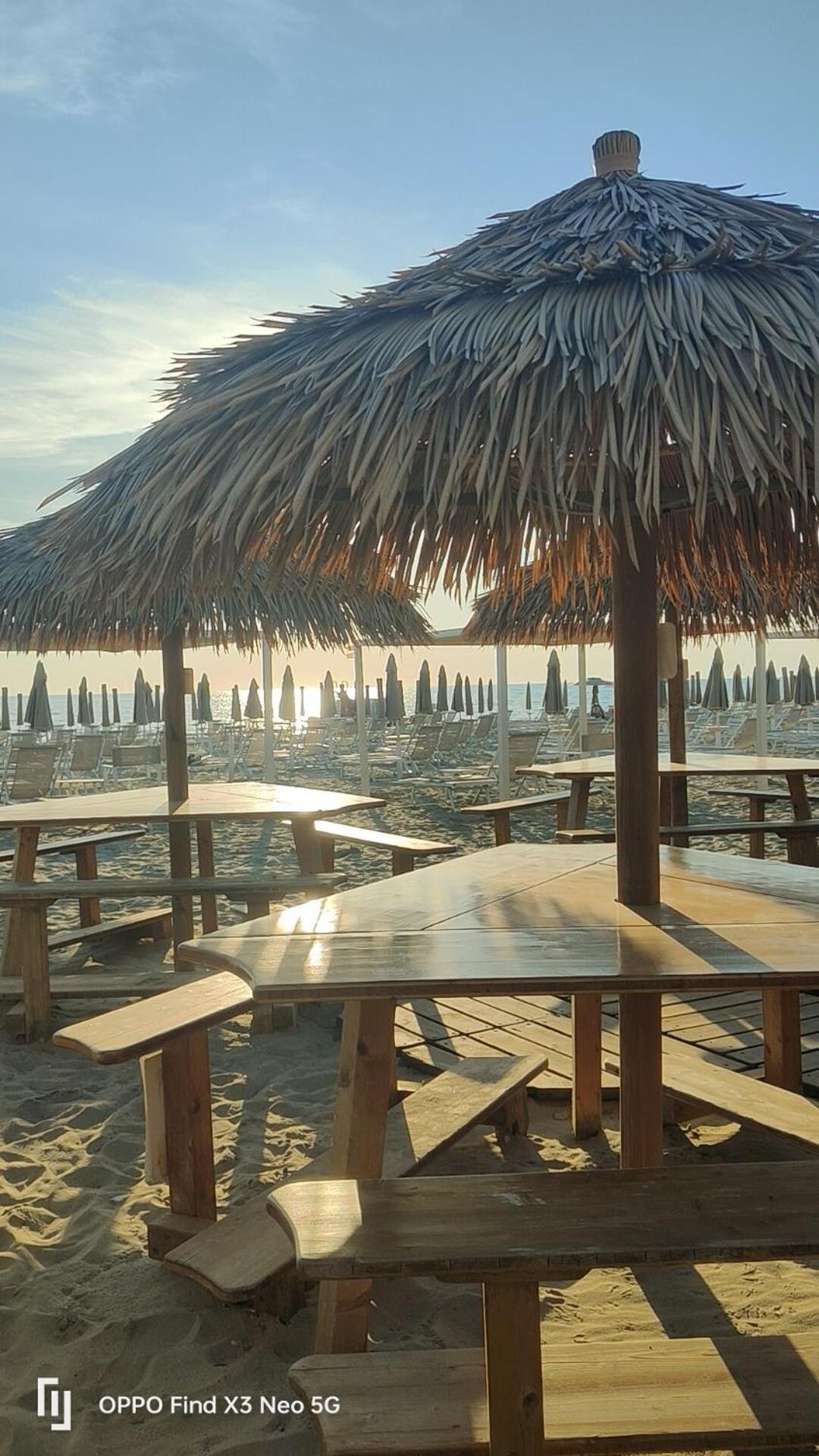 Sea Beach Relax Tirrenia Exterior foto