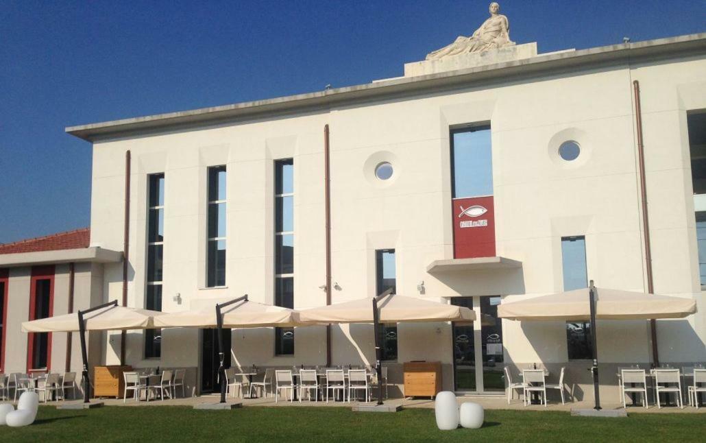 Sea Beach Relax Tirrenia Exterior foto